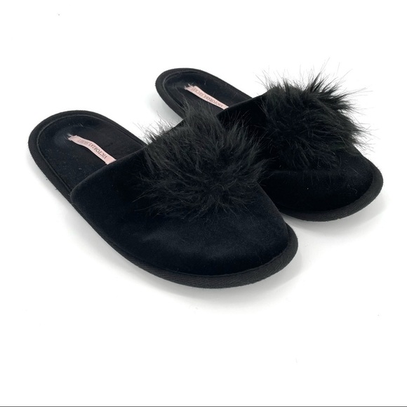 Victoria’s Secret Pom Pom Slipper - Picture 1 of 4